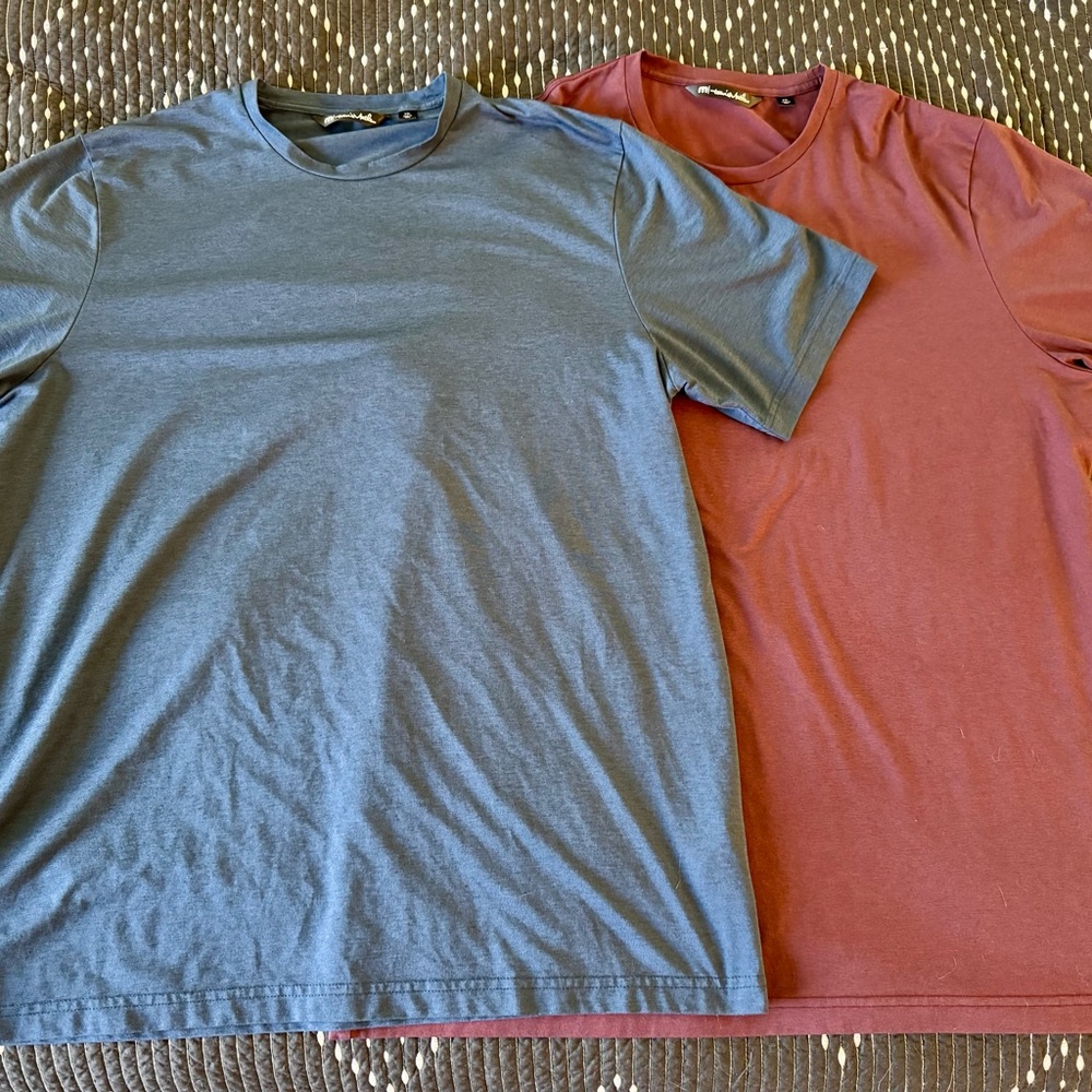 Travis Mathew Men's XXL T-Shirt Set - Blue and Red